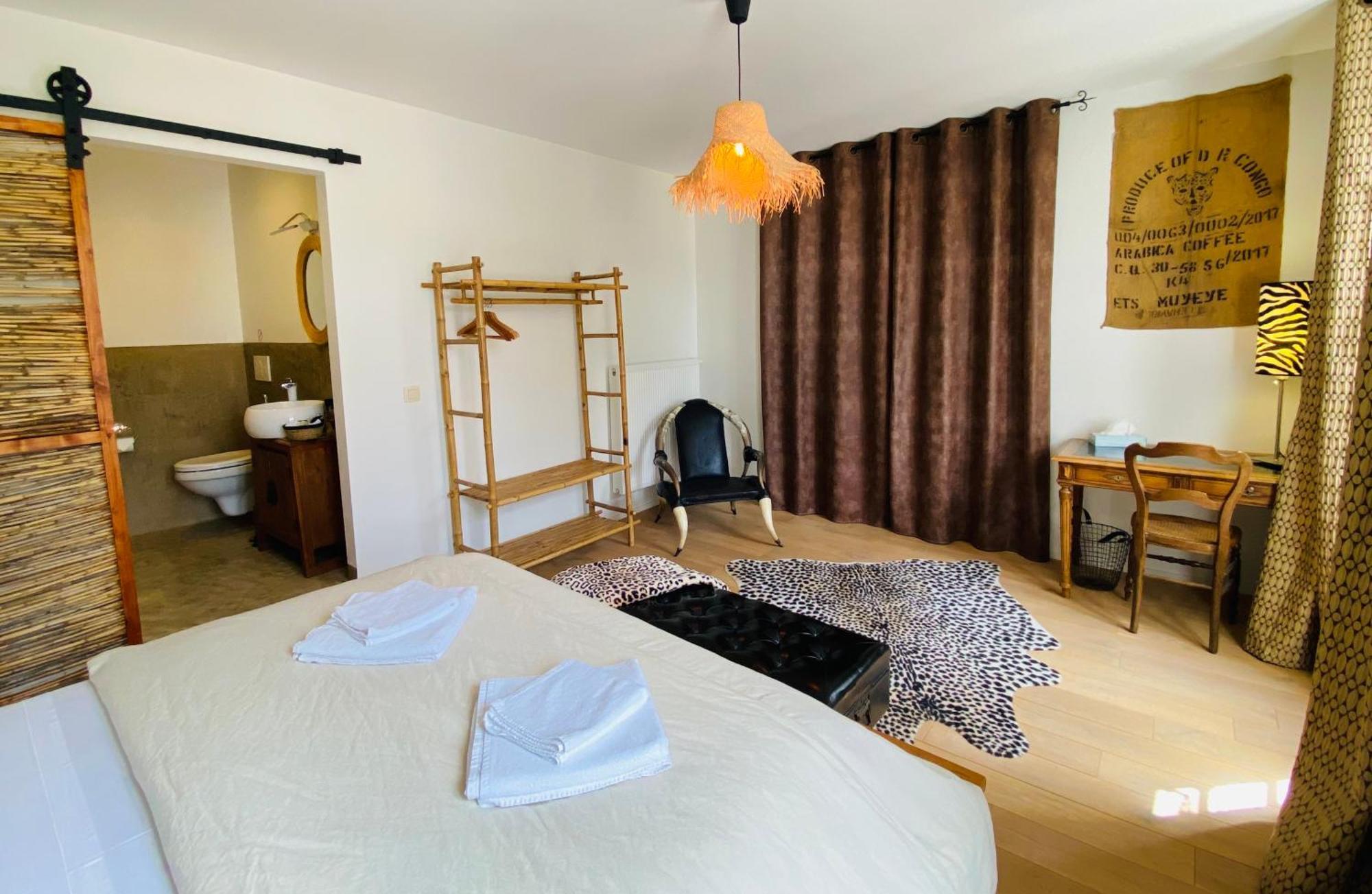 Aux Berges Du Libre Bed & Breakfast Felines-Termenes Ruang foto