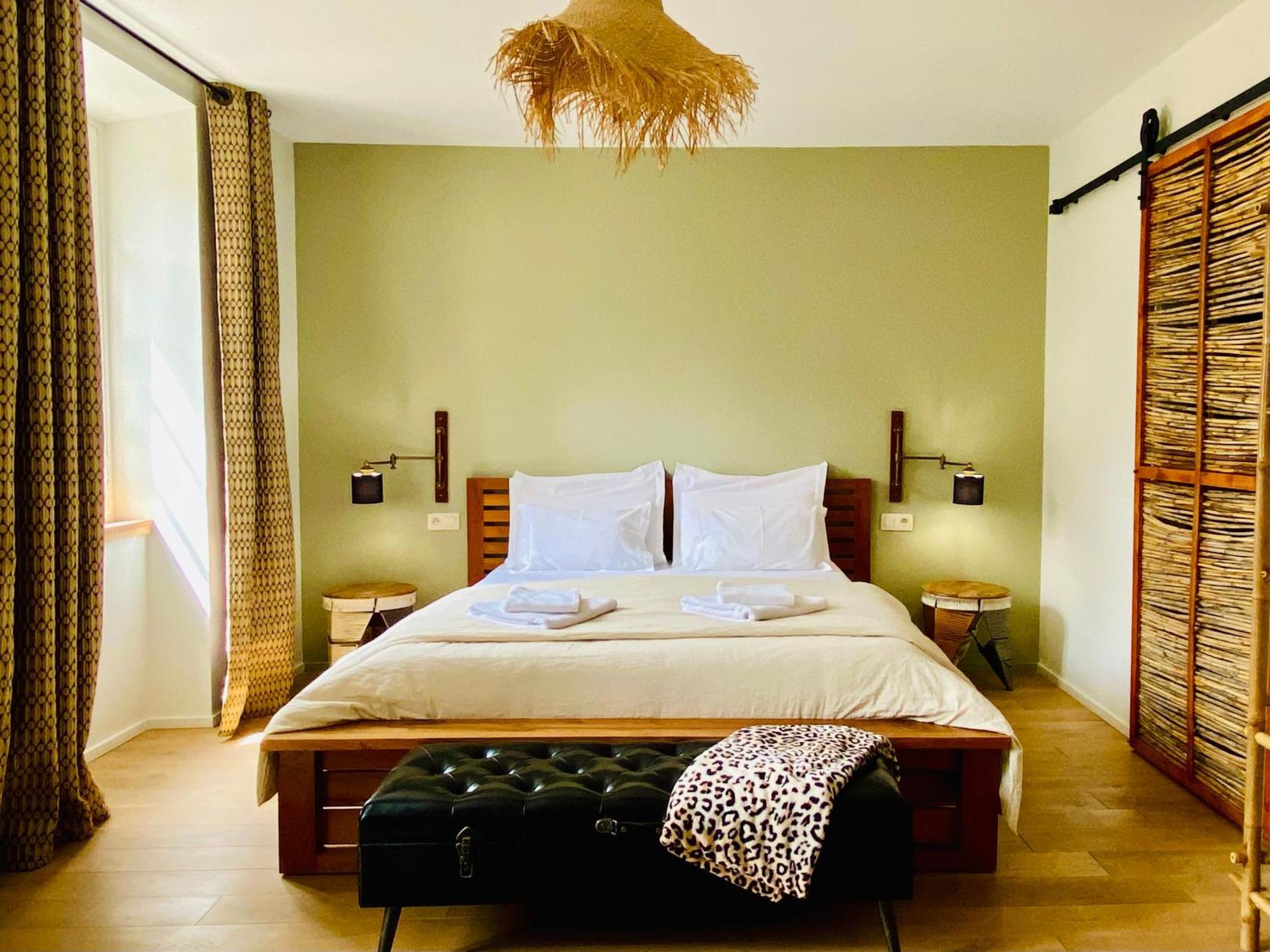 Aux Berges Du Libre Bed & Breakfast Felines-Termenes Ruang foto