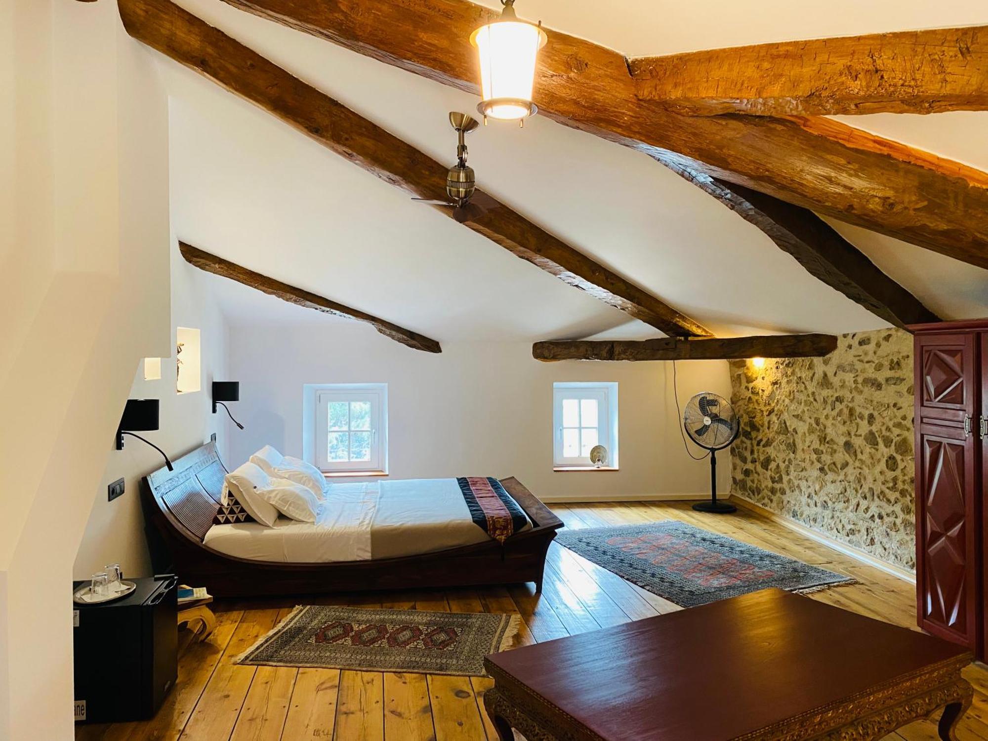 Aux Berges Du Libre Bed & Breakfast Felines-Termenes Ruang foto